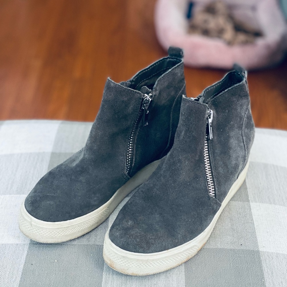 Steve Madden gray wedge sneakers with zippers